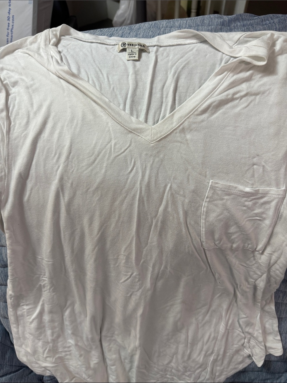 Versona White Slim V-Neck Tee